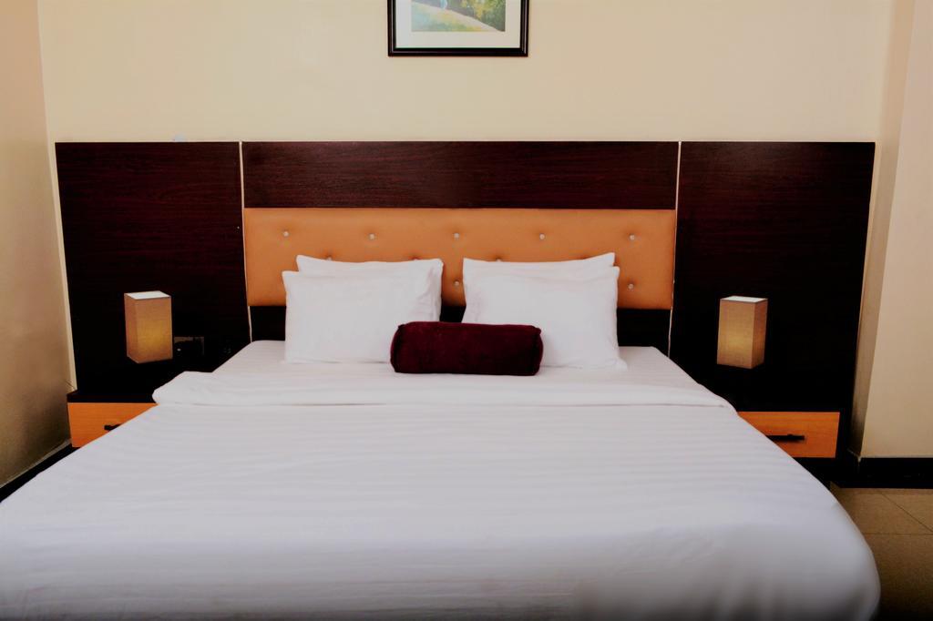 Sweet Spirit Hotel And Suites Danag - พอร์ต ฮาร์คอร์ท ภายนอก รูปภาพ