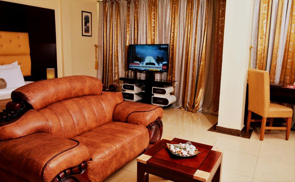 Sweet Spirit Hotel And Suites Danag - พอร์ต ฮาร์คอร์ท ภายนอก รูปภาพ